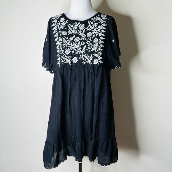 Zara Black and White Floral Embroidered Boho Romper - Picture 2 of 7